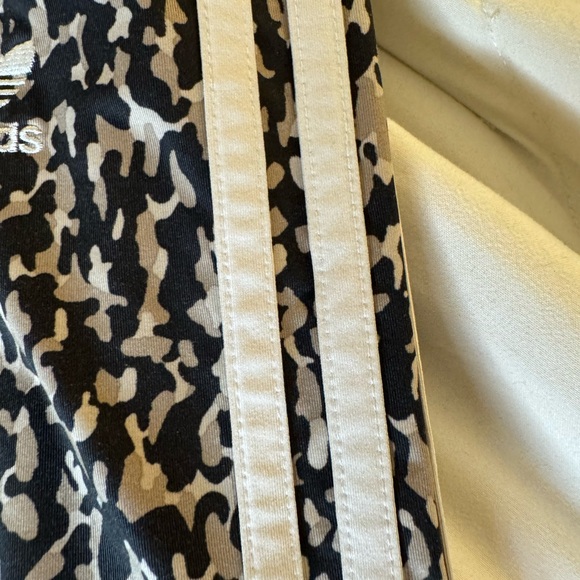 adidas Black and White Patterned Leggings - Picture 10 of 12